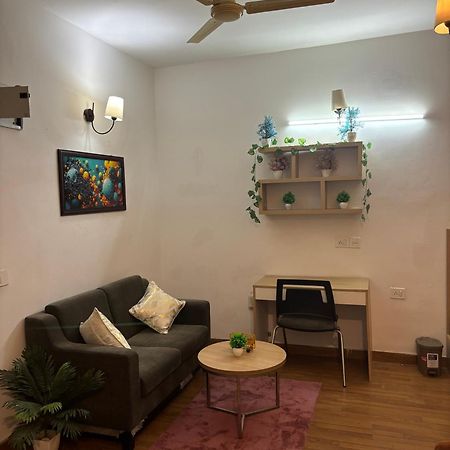 Guti Buti Homes 诺伊达 外观 照片